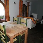 Apartment Jugu Avec Jardin